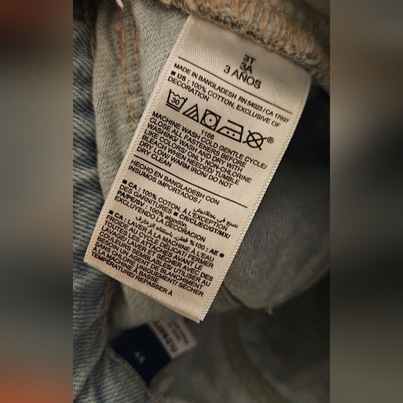 Old Navy Jean Toddler shorts - Picture 4 of 6